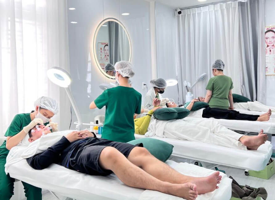 Liệu trình chăm sóc da cơ bản – chuyên sâu